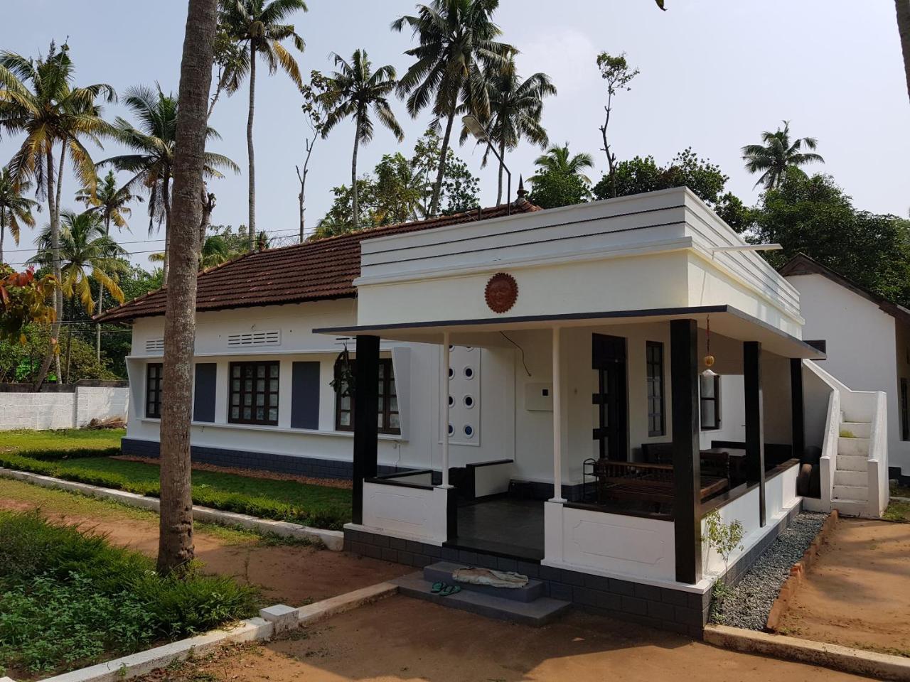 Piggy Hostel Varkala Esterno foto