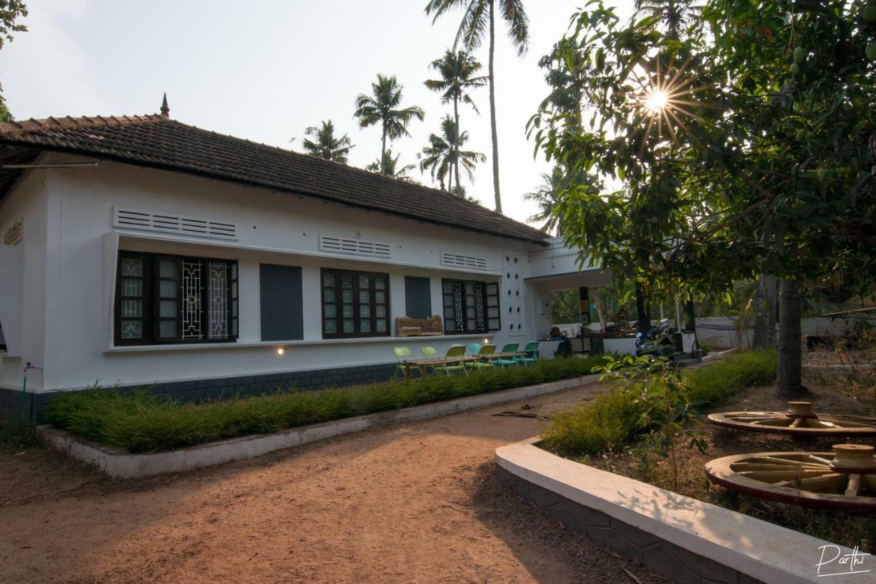 Piggy Hostel Varkala Esterno foto